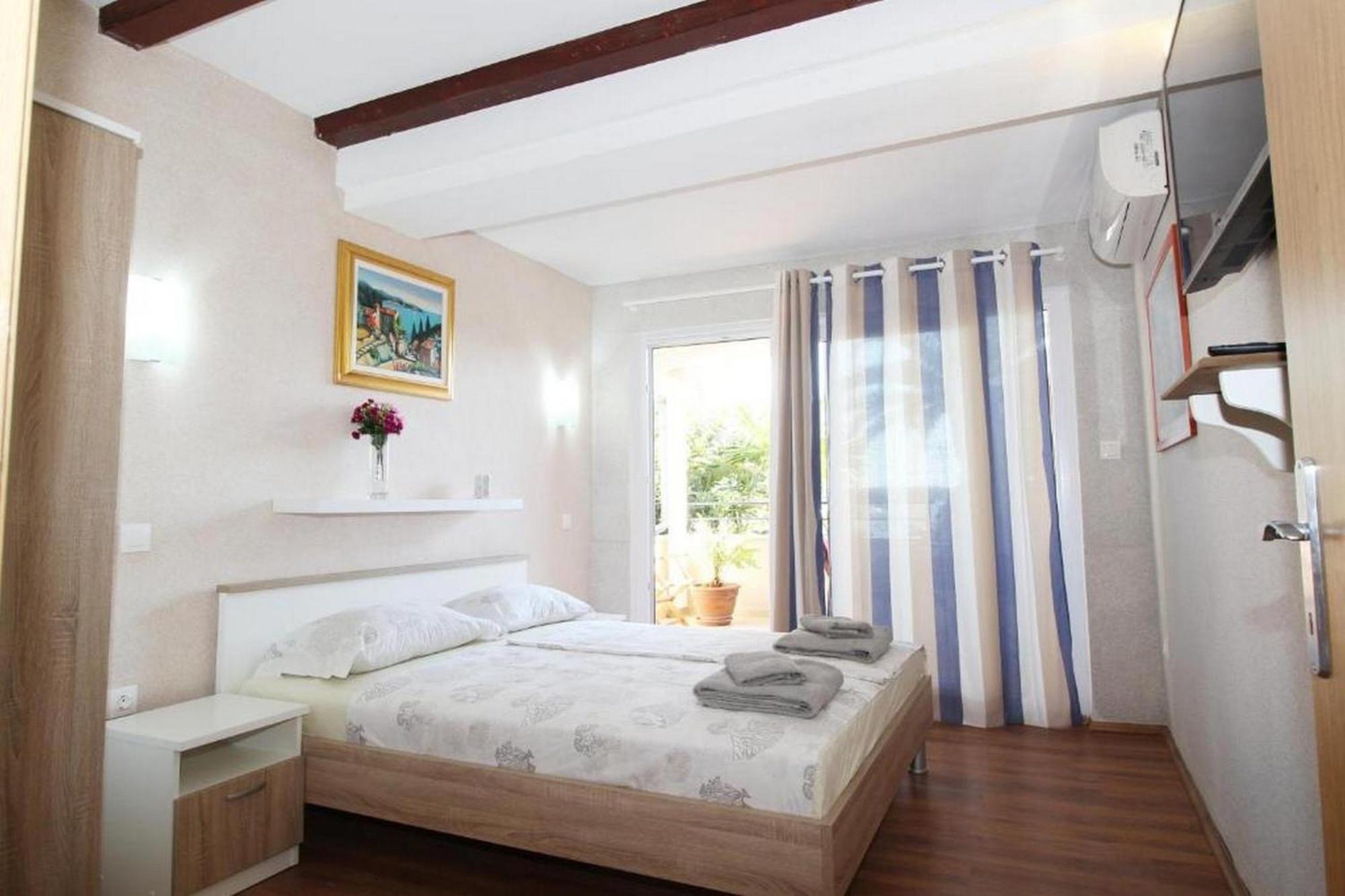 Rooms And Apartments Palma B&B Medulin Exterior foto