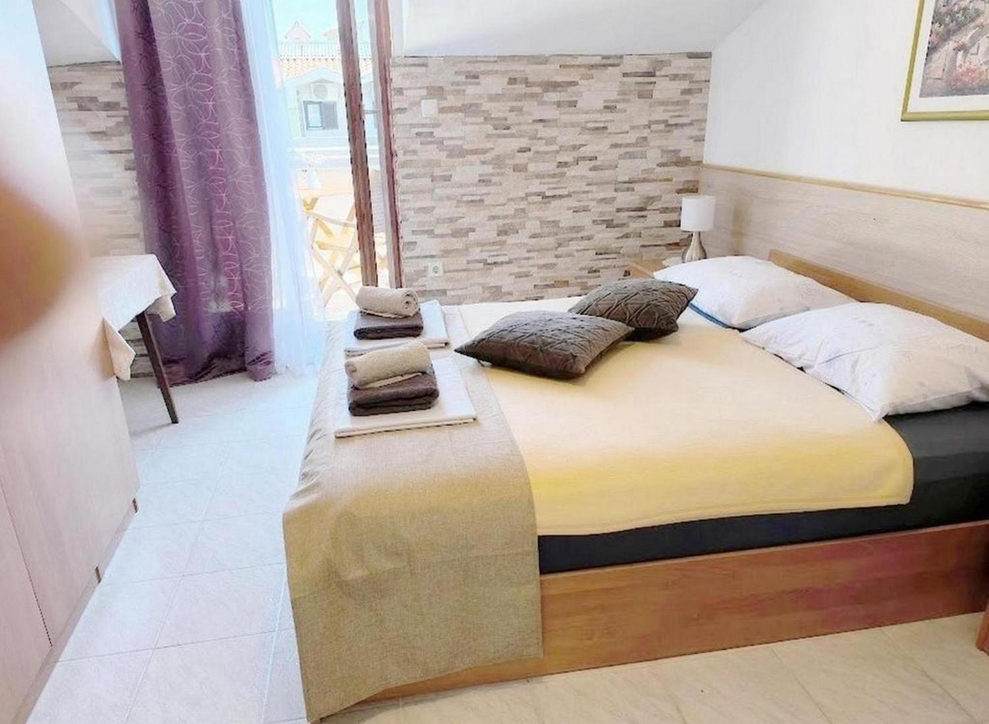 Rooms And Apartments Palma B&B Medulin Exterior foto