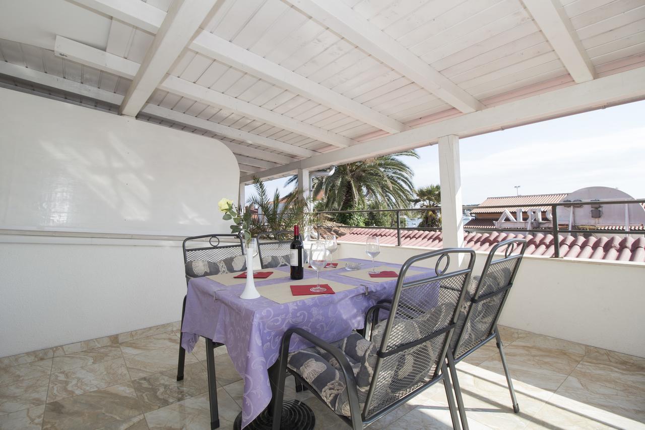Rooms And Apartments Palma B&B Medulin Exterior foto
